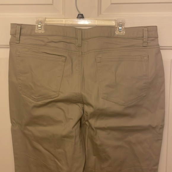 Tan Capris by Riders by Lee. Size is 18 - Picture 5 of 10